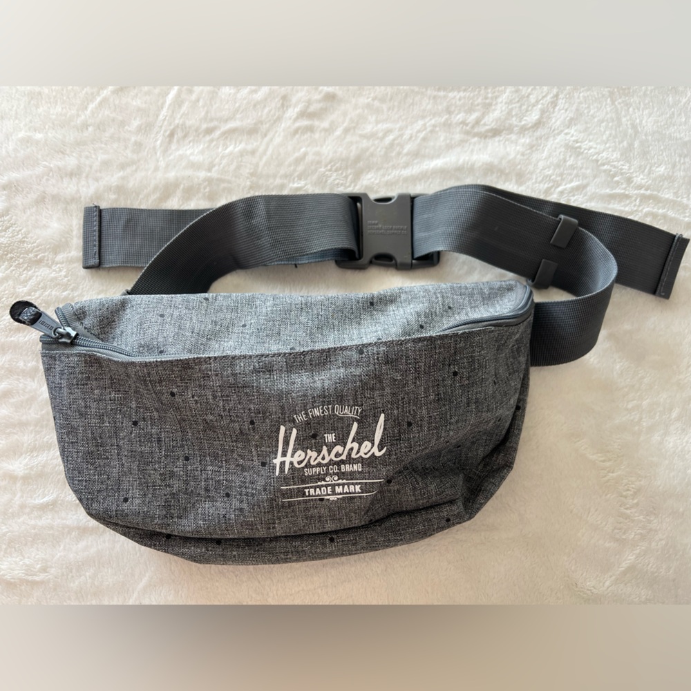 Herschel belt bag- grey with printed inside